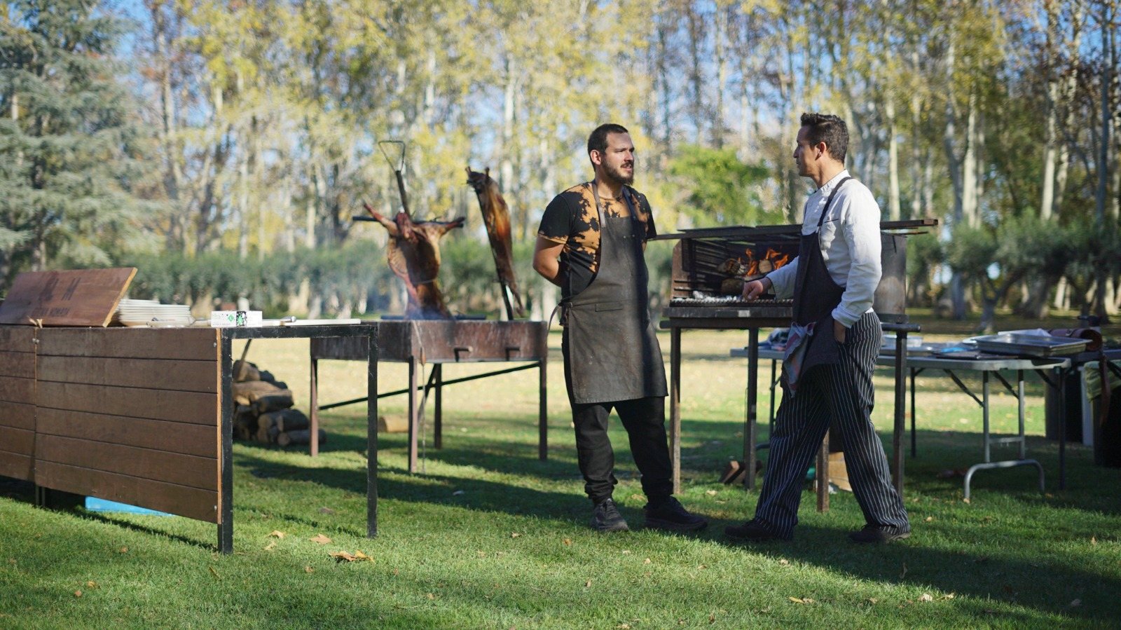flama-bodas-cocina-brasa Servicio de cocina a la brasa al aire libre